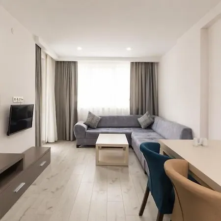 מלון Demak & Homes 3*