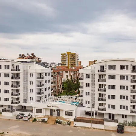 Demak & Homes ホテル 3*