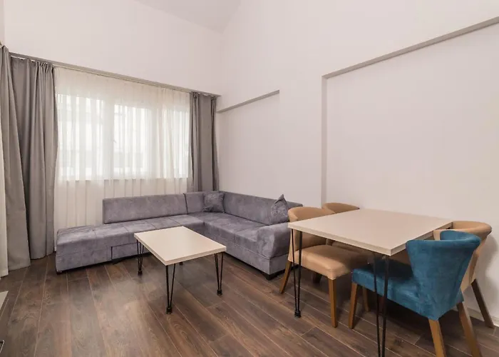 Hotel Demak & Homes
