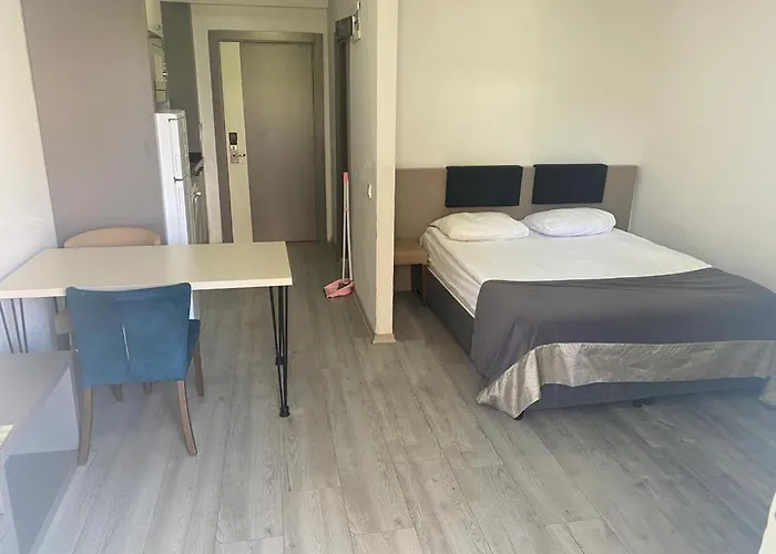 Hotel Demak & Homes 3*